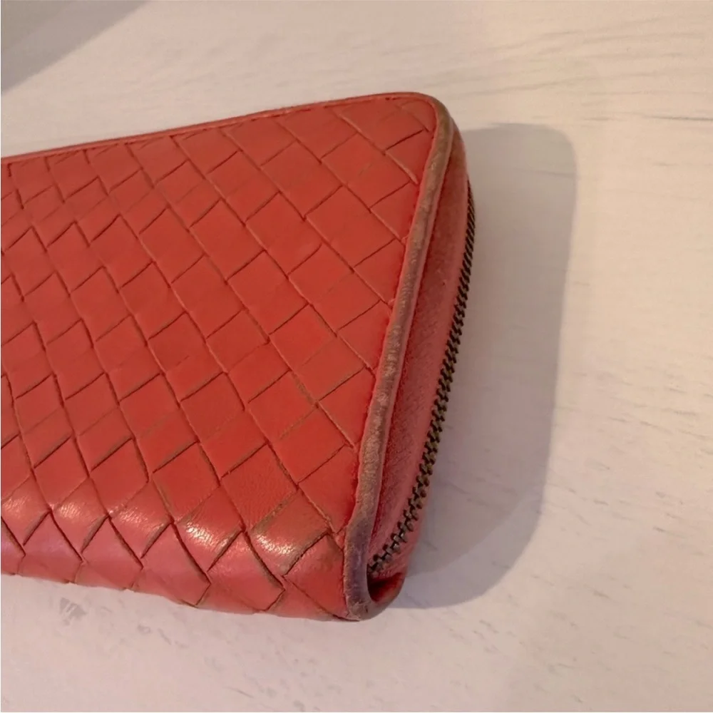 EUC-Bottega Veneta Coral Intrecciato Leather Long Wallet